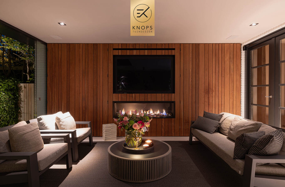 modern tuinontwerp boothuis Tuinarchitect luxe tuin met zwembad en boothuis tuin aan het water luxury garden design exclusive garden villa garden