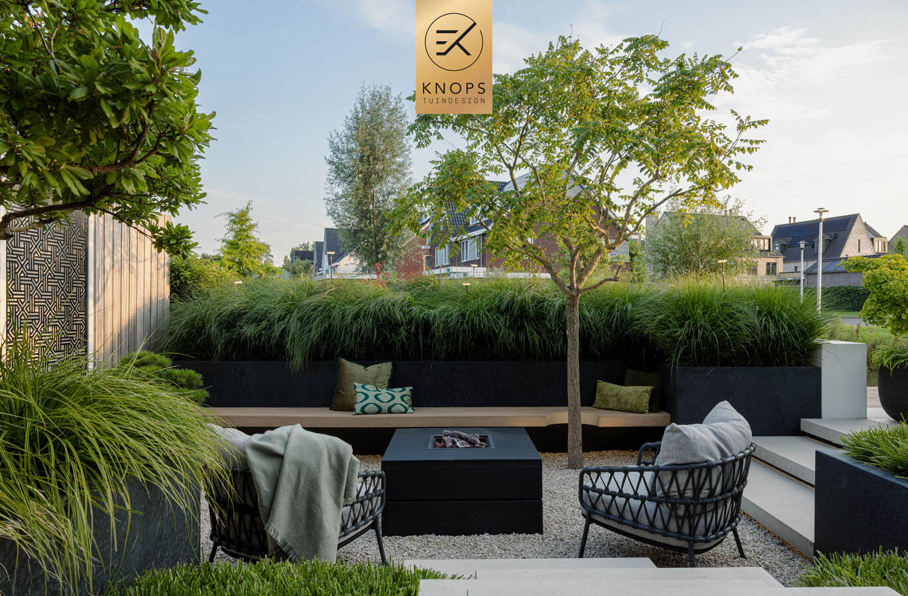 modern tuinontwerp stadstuin aan het water luxe tuin met zwembad mediterrane tuin luxury garden design exclusive garden villa garden