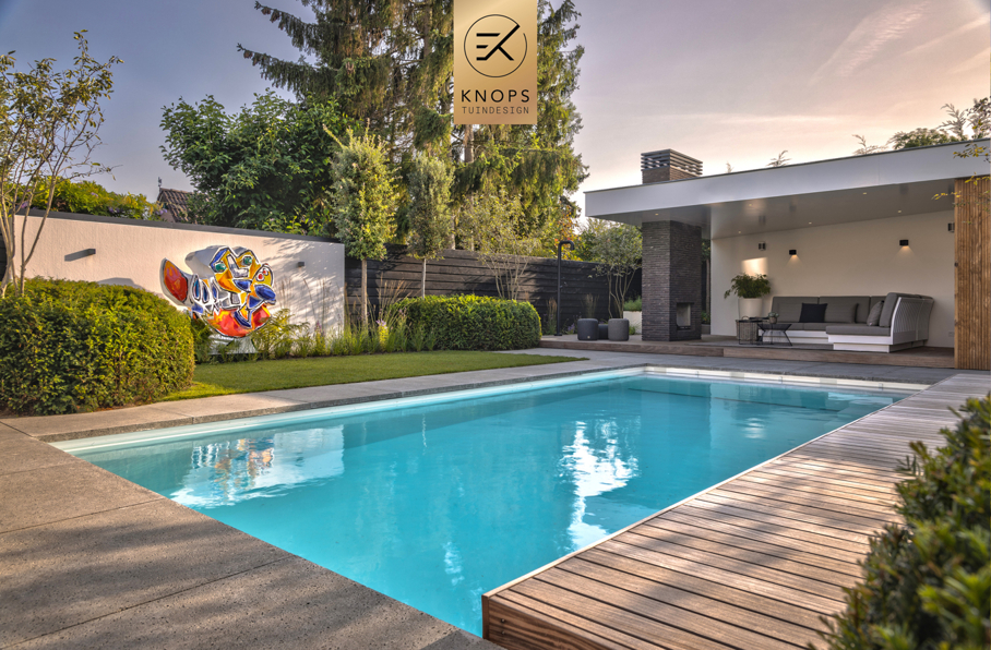 wellness tuin tuinarchitect Erik Knops jee o starline bad buitenhaard rob van trier knops tuindesign poolhouse luxe exclusief high end turnkey style 