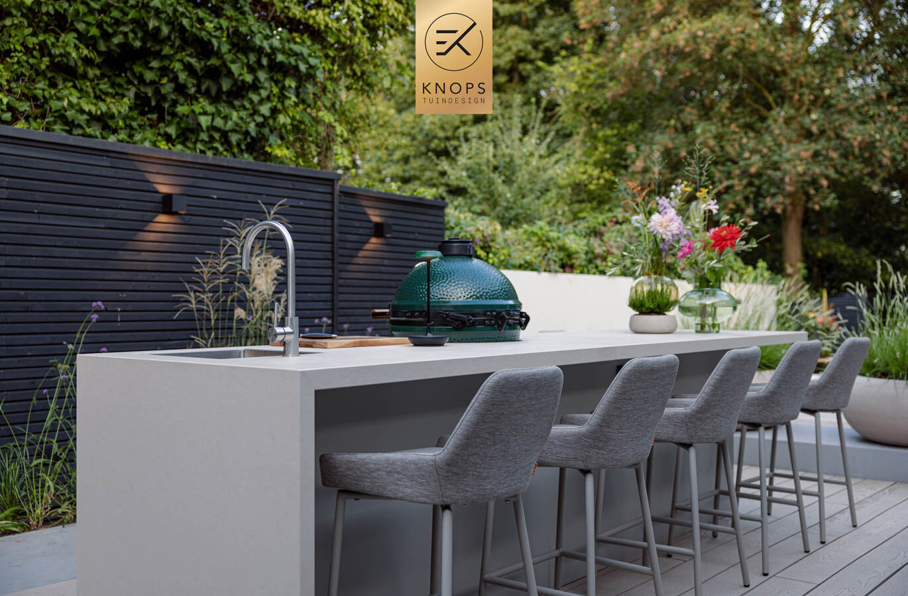 odern tuinontwerp stadstuin met hoogtes luxe tuin met zwembad sfeervolle tuin luxury garden design exclusive garden villa garden