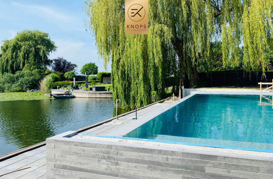 Overloopzwembad infinity pool bonsai zwembad kade water boodje luxe villatuin high end millboard jacuzzi erik knops tuinarchitect tuinontwerp high end hoogtes 