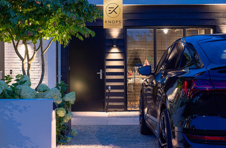 modern tuinontwerp stadstuin aan het water luxe tuin met zwembad mediterrane tuin luxury garden design exclusive garden villa garden